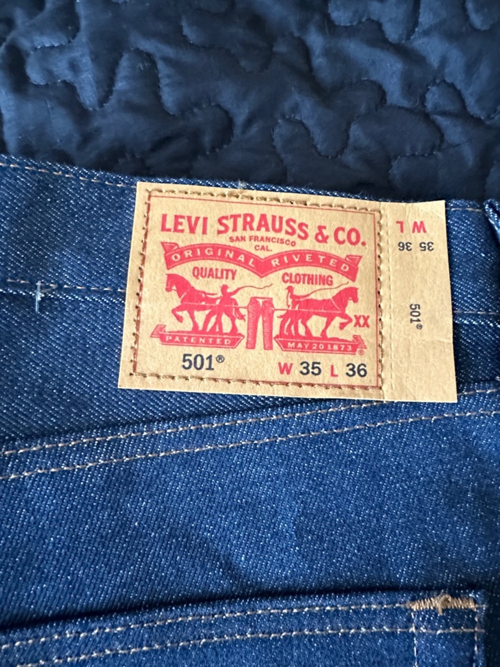 Levi's 501 Straight Men’s Jeans in Blue Denim with Red Label